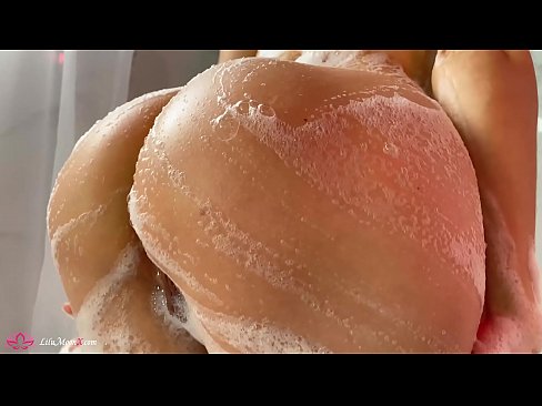 ❤️ Brunette masturboi pillua vibraattorilla intensiiviseen orgasmiin suihkussa ☑ Kaunis porno at fi.happytour.top